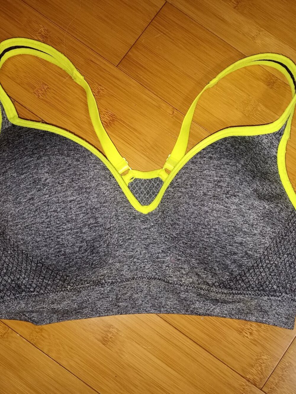 Danskin Now Seamless Keyhole Camibra